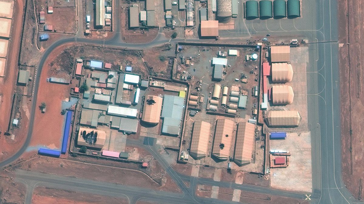 Džihádisté udeřili na mezinárodní letiště v Nigeru, generál viní i Francii